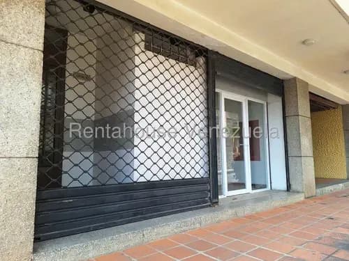 Local Comercial En Alquiler Ubicado En Res Betyless, Avmontes De Oca, Cuenta Con 38,33 M2 Y 1 Baño Con Puertas De Vidrio Entrada Independiente Y Su Santa Maria.