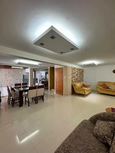 Townhouse En Venta: San Diego Urb. Las Trinitarias
