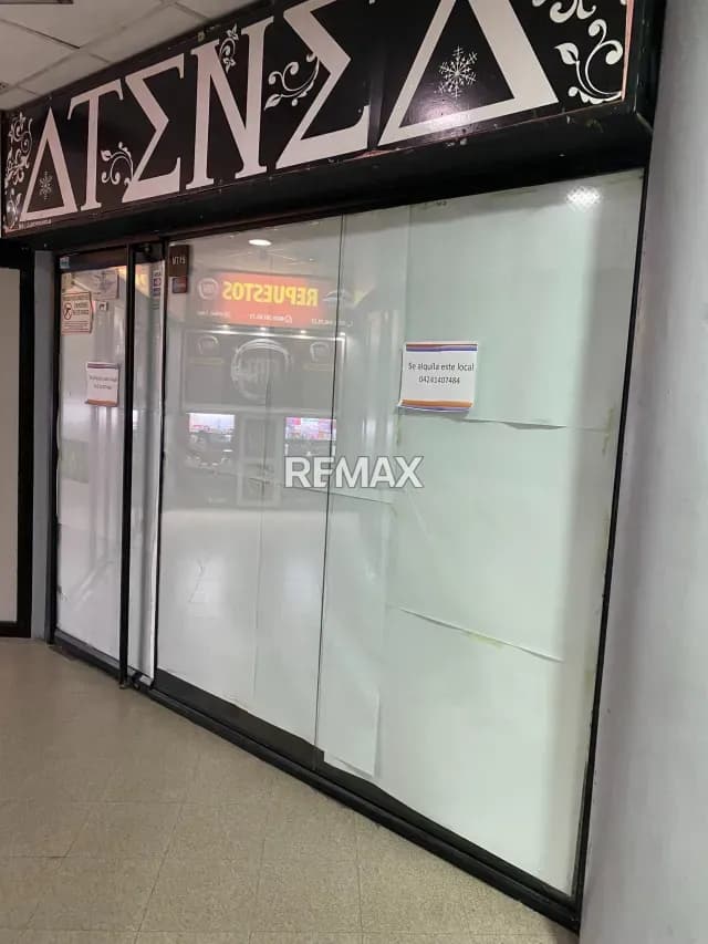LOCAL COMERCIAL EN GALERIAS PARAISO EN ESQUINA DE ALTA VISIBILIDAD
