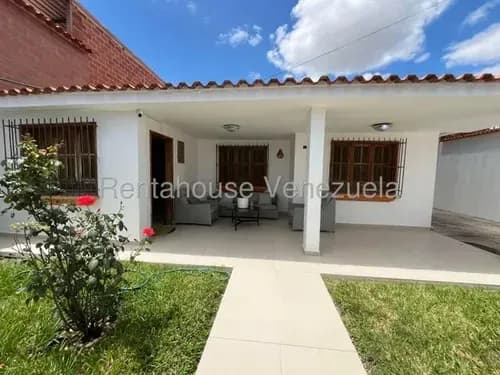 Casa En Venta Remodelada De Una Planta, Patio, En Ciudad Alianza Carabobo Diana C, 26-16507