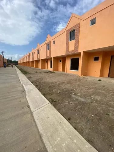 Venta De Townhouse En Obra Gris Res. Las Trinitarias Ciudad Alianza (solo Clientes) 329390