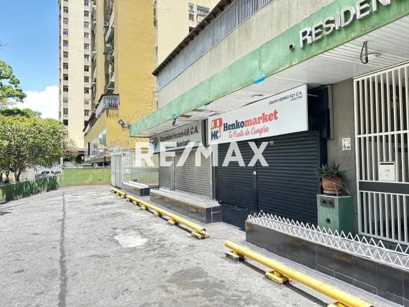 Local comercial en venta en La Urbina