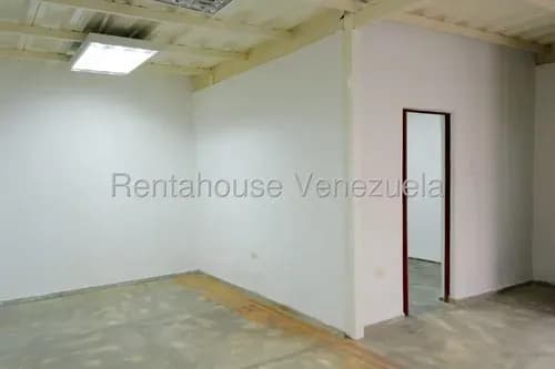 Maravilloso Local Comercial En Alquiler Al Este De Barquisimeto, Maritza Lucena, Cód, 25-23150, Alto Trafico Vehicular Y Peatonal.
