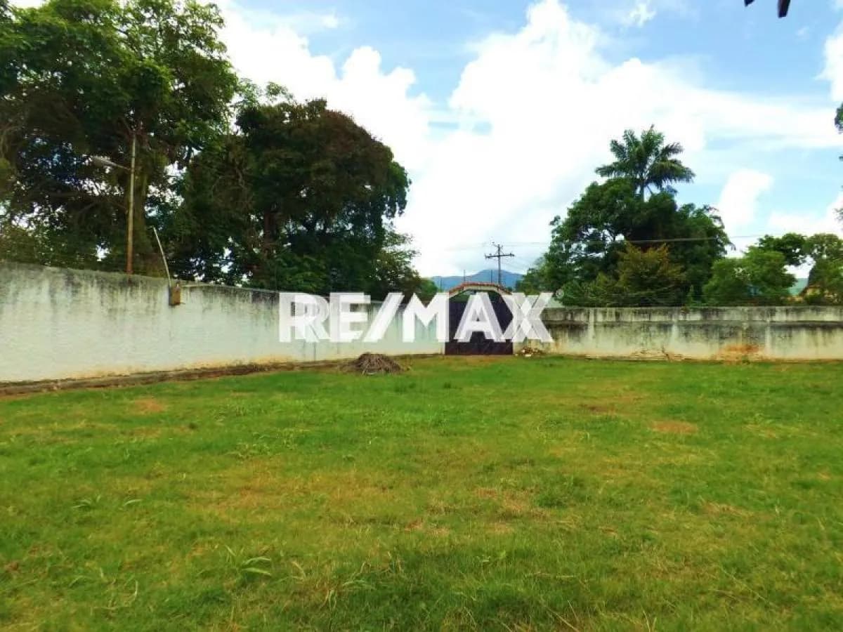 LOCAL COMERCIAL UBICADO EN LA AVENIDA BOLÍVAR DE BEJUMA