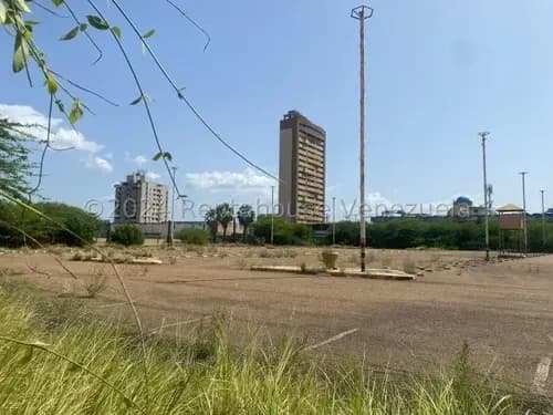 Terreno En Venta En Av Delicias Cb
