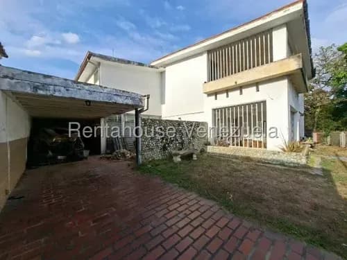 Casa Amplia Dúplex En Venta 565m2, Con Enorme Potencial Para Remodelar A Su Gusto, Ubicada En Calle Segura Y Cerrada En Macaracuay Mls #26-17583