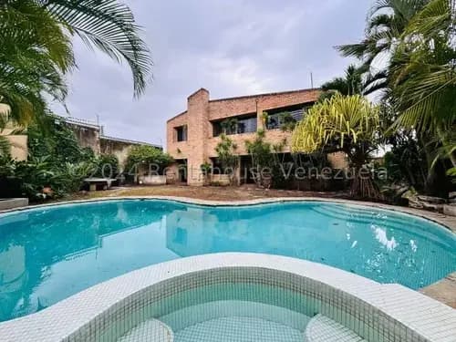 Andreymar Canelón Vende Espectacular Casa Con Arquitectura Imponente Al Este De Barquisimeto, Espacios Amplios Y Acogedores, Con Vista Panorámica.