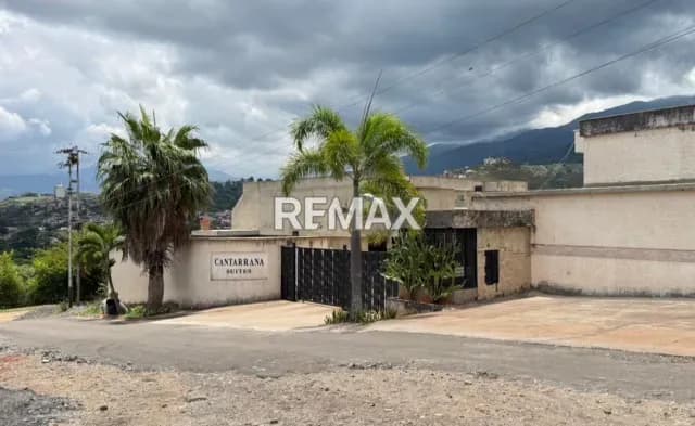 Casa en venta en obra gris estucada urbanización Cantarrana Suite N16