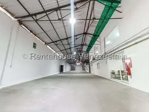 Venta De Galpón / Los Dos Caminos / Ls 26-3922 Yg