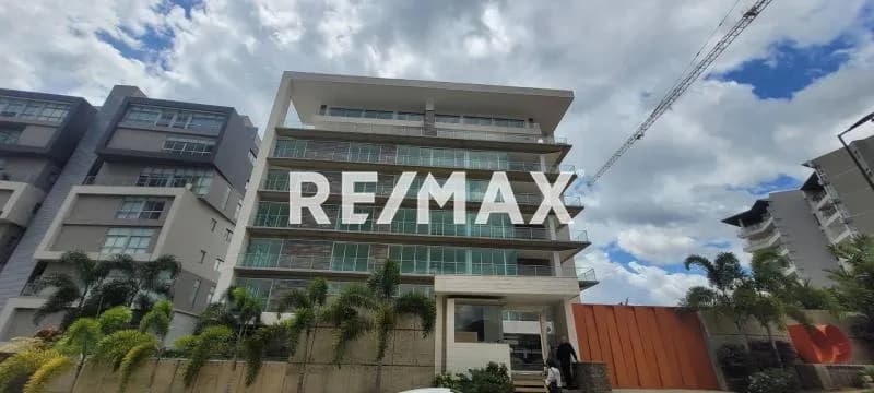 ESPECTACULAR PENTHOUSE DE 650MTS EN 2 NIVELES CON VISTA AL CAMPO DE GOLF