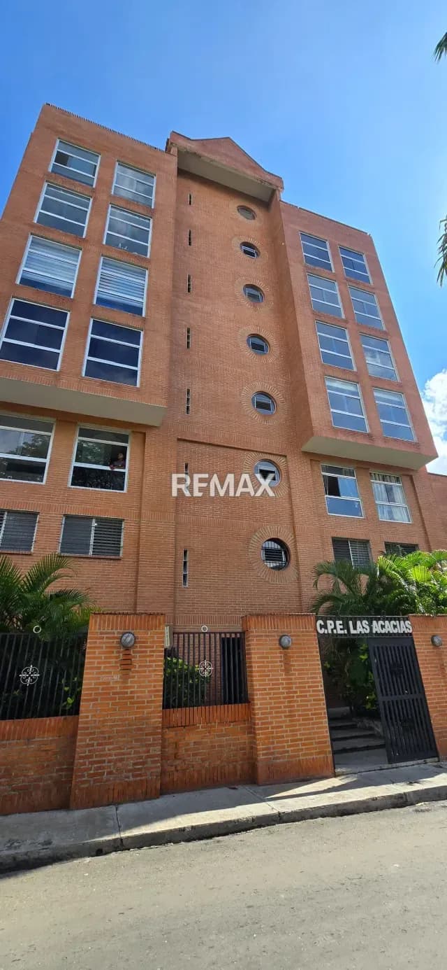 En CPE Las Acacias Oficina de 36m2 más 30m2 de terraza