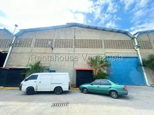 En Alquiler Impecable Y Amplio Galpón En Zona Industrial 2 Barquisimeto, Ideal Para Desarrollar Tu Empresa Por Su Estratégica Ubicacion. Héctor Malavé, Cód. 26-11988