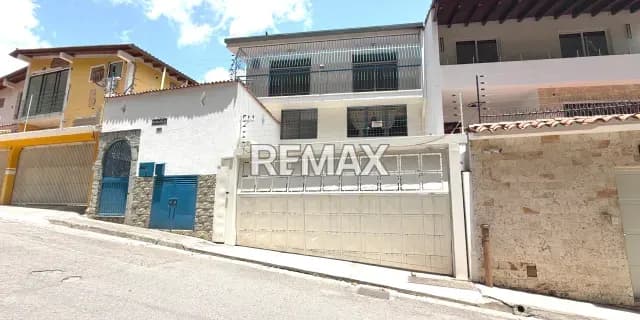 QUINTA EN VENTA EN COLINAS DE SANTA MÓNICA CALLE CERRADA 26-62