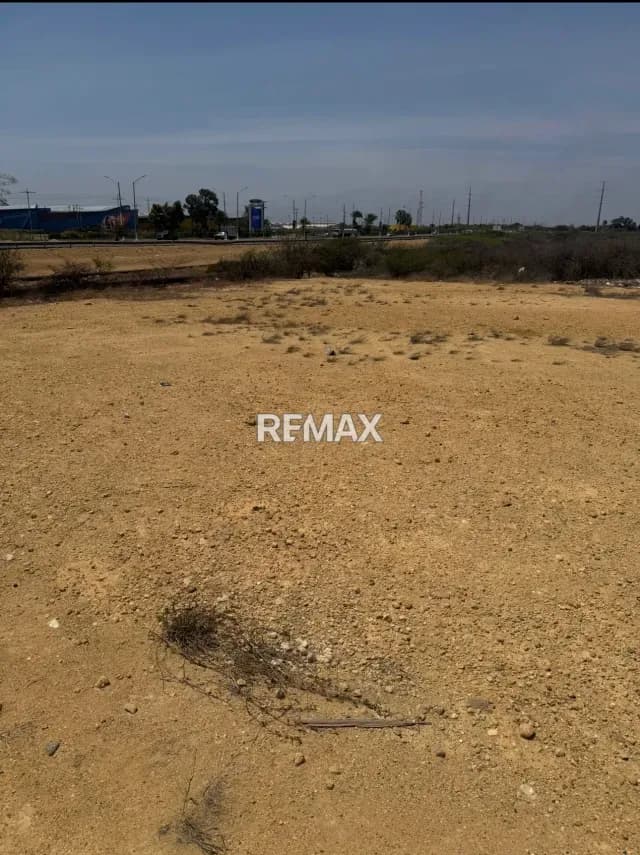 Parcela con excelente ubicación, urbanización doña Emilia