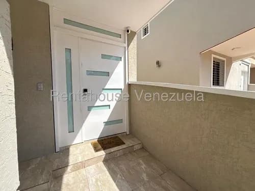 Casa De 2 Niveles De Lujo En Venta En Ciudad Roca, Barquisimeto //# Mónica Carrasquel / //# Mónica Carrasquel /