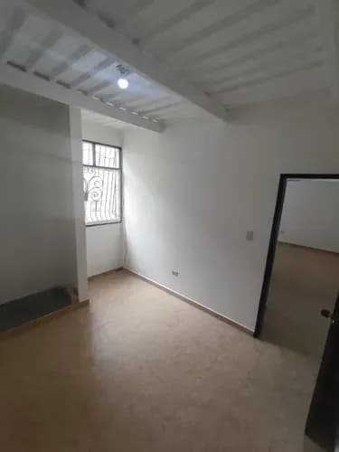 Apartamento En Alquiler San Cristobal Tachira Piso 2 Habitaciones. 2 Baños. Área Cocina (horno - Tope - Campana). Área De Servicios.