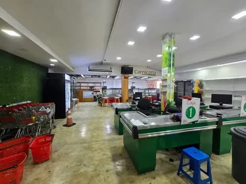 Local Comercial En Venta Urb. San José De Tarbes Av Paseo Cabriales Con Dos Cava Cuarto (solo Clientes) Kl