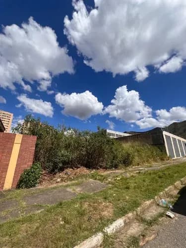 Angelica Rivas Vende Terreno A Dos Cuadras Del Sambil, Urb. Jardín Mañongo. Naguanagua. Vzla
