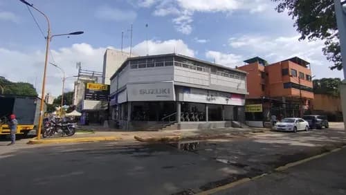 Casa Comercial Con Galpon En Alquiler En Av Bolivar Ls