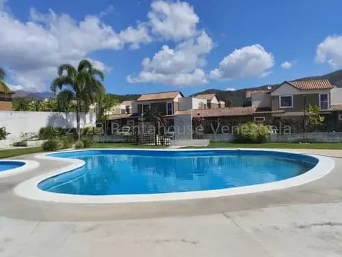 Juan Carlos González. Renta House Carabobo Vende Hermoso Townhouse Res. Villa Orense Urb. Mañongo Naguangua Mls #26-7289 Rah/jcg.