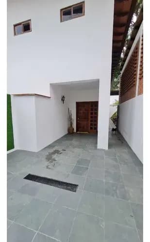 Vendo Casa 500m2 Prados Del Este 3048