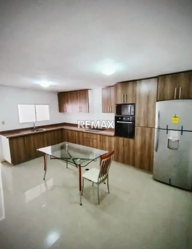 CASA DE ESQUINA EN VENTA LISTA DE HABITAR URBANIZACION PUERTAS DEL SUR