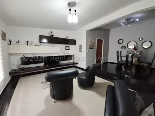 Jip 25-13973. Rent-a-house Vende Espectacular Casa De 1785 Mts2, Hermosos Acabados, Conectada A Pozo Y Muchas Bondades Mas. En Urb El Limón Maracay