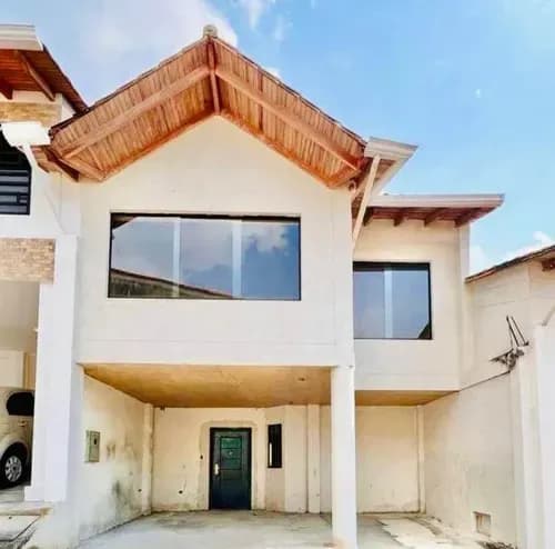 Casa En Venta En Los Kioskos Urbanización Católica Suites San Cristóbal /im