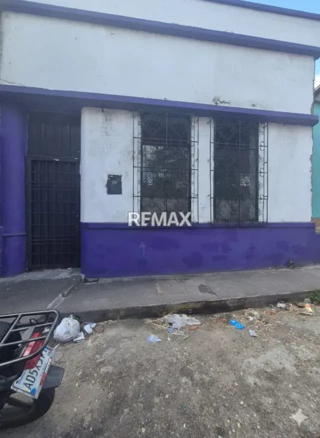 Casa Comercial. Alquiler. Centro