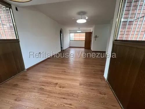 Nb Apartamento En Venta En Bello Monte Con Maletero 26-21437