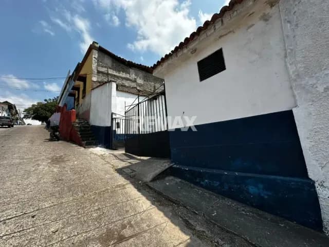 En Alquiler Galpón comercial en el Barrio San Carlos