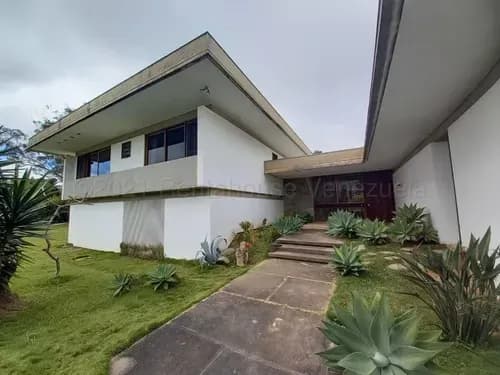Mn - Casa Multiniveles En Venta En La Lagunita Country Club 702 M2, En Calle Privada Mls 26-6934