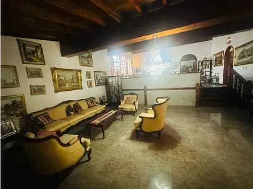 Venta De Casa De 500 M2 En La Urb. Prados Del Este 26-36