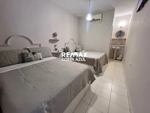 Remax Vende Propiedad Walmay De 1150 M2 Con Fines De Posada Completamente Operativa