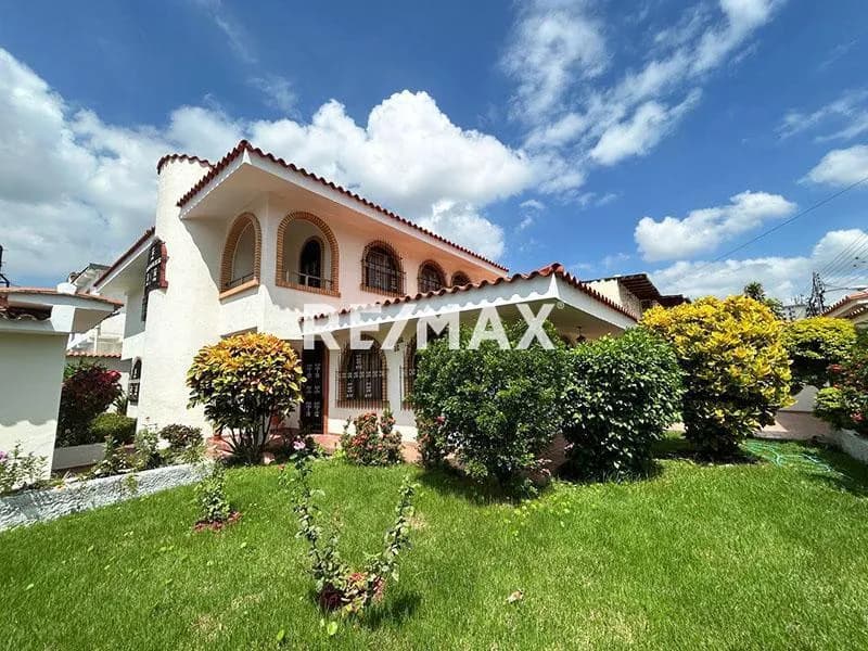 LINDA CASA EN VENTA EN URB. SAN PABLO, TURMERO