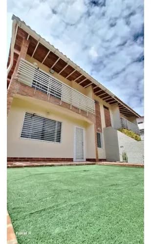 Se Vende Hermosa Casa Remodelada Colinas De Carrizal Urb La Caridad