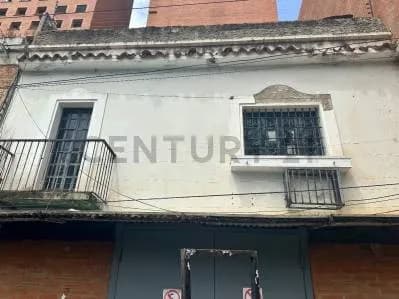 ML - Venta de Casa Comercial en Calle Los Apamates Sabana Grande