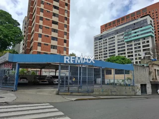 Consecionario en Venta av. Libertador con calle Negrín