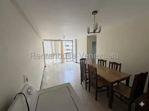 Venta De Cómodo Y Potencial Apartamento Ubicado En El Marqués #26-20168