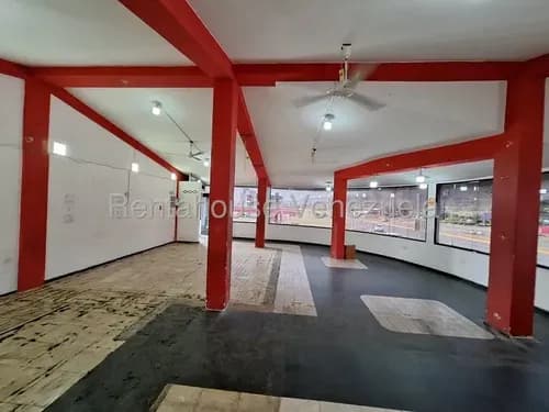 Buscas Visibilidad Garantizada? Alquila Este Local De 89,90 M2 Estratégicamente Ubicado En La Av. Don Julio Centeno. Lo Que Te Ofrece: Alto Flujo Vehicular Y Peatonal Constante.