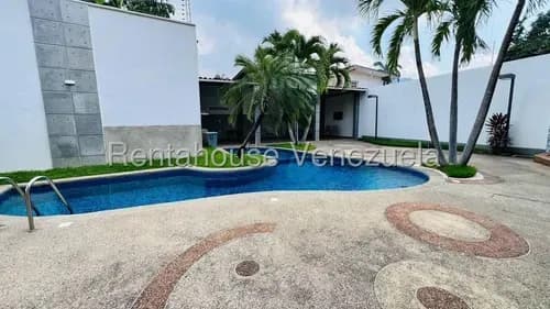 1casa En Venta En Urbanizacion Cantarrana Las Delicias Maracay Con Planta Electrica 26-10782 Mmarin