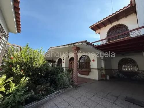 En Venta Amplia Casa De Dos Niveles En Urb Cerrada Con Vigilancia Los Overos Norte -turmero 26-17139 Hc