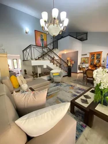 Anny Cuevas Y Manuel Sarabia Inziturealtors Venden Casa En Altos De Guataparo Valencia Estado Carabobo.