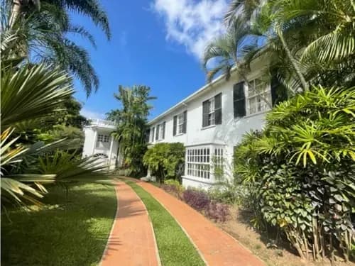 Se Vende Casa 440m2 Los Chorros 0905