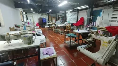 Se Vende Edificio De Uso Comercial, Ubicado En Santa Teresa, Caracas. Nati