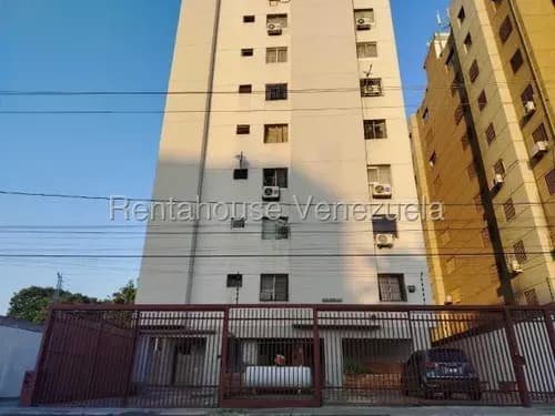 Lisbeth Delgado Alquila Apartamento Barquisimeto Lara Zona Centro Oeste Cerca De Farmatodo Cod. 26-21411