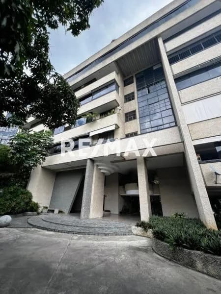 APARTAMENTO EN VENTA - URB. LOS CHORROS