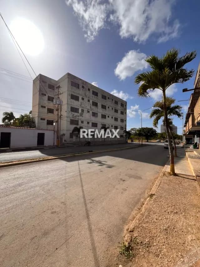 APARTAMENTO EN EDIF. OLYMPIC, AV. JUAN DE CASTELLANO, LOS MILLANES, MUN. MARCANO, ISLA DE MARGARITA.