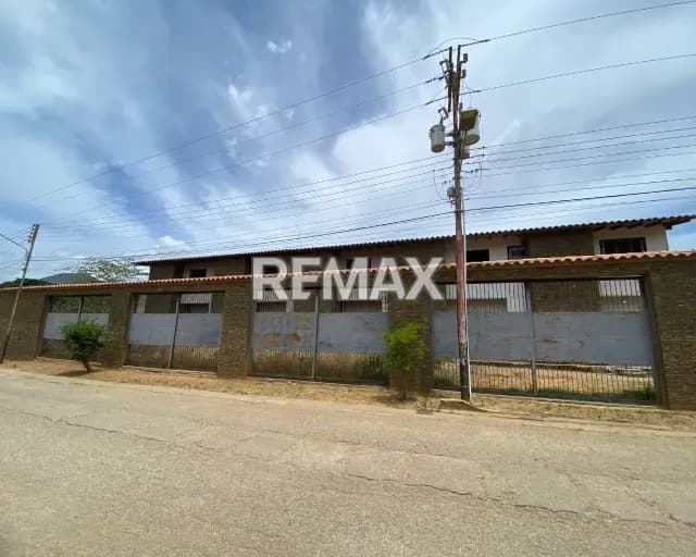 ¡INVIERTE EN RES. SALAMANCA! EN VENTA 5 TOWN HOUSES OBRA GRIS CON DISEÑO FUNCIONAL Y AUTONOMÍA HÍDRICA TOTAL EN LA ASUNCIÓN. EL PROYECTO QUE GARANTIZA RENTABILIDAD Y VALORIZACIÓN PARA TU FUTURO.