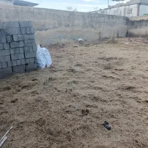Se Vende Terreno Con Benechuria En Av. Silva, Cerca De La Playa, Tucacas Falcon